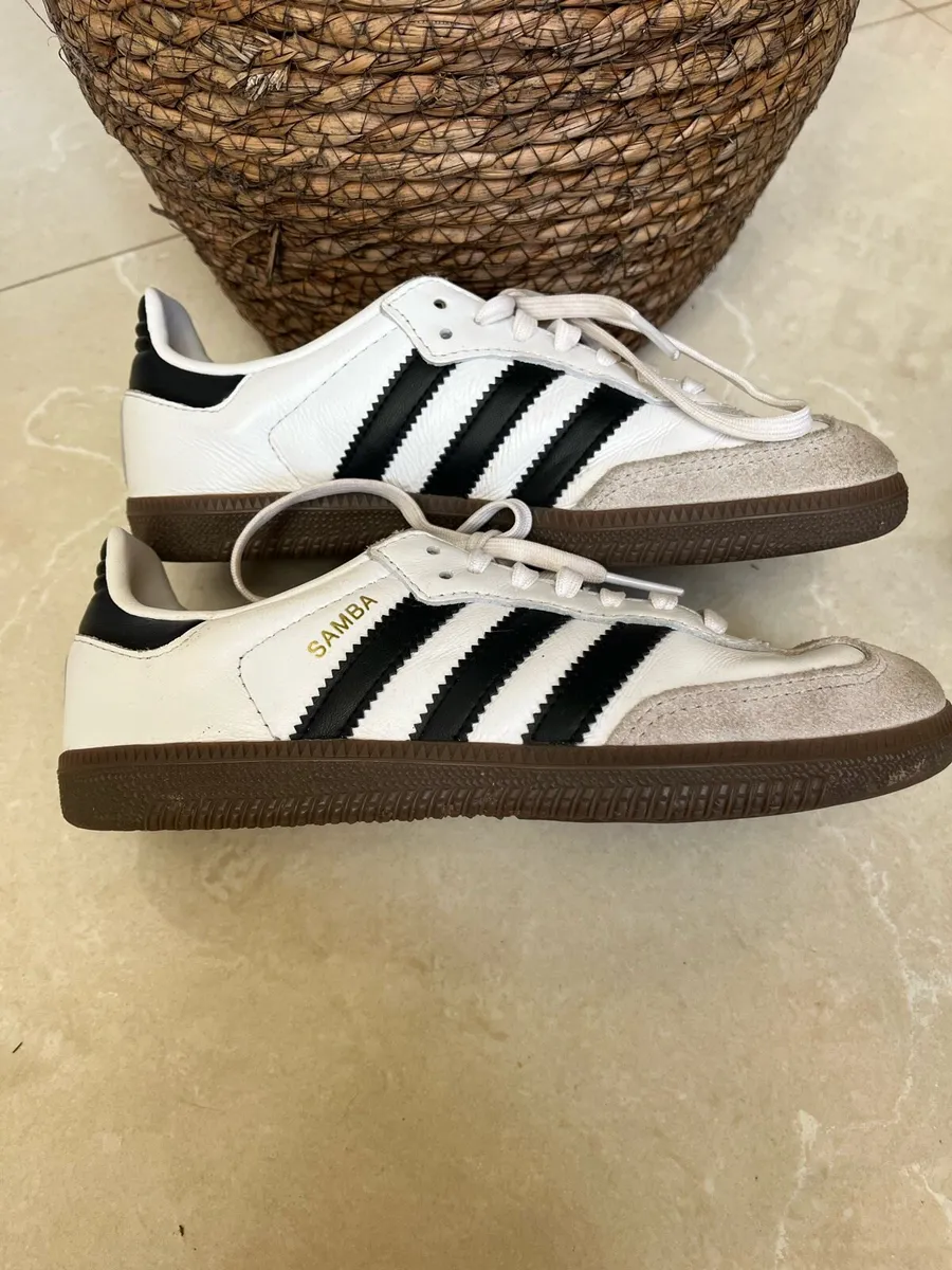 Kids Adidas Sambas - Image 2
