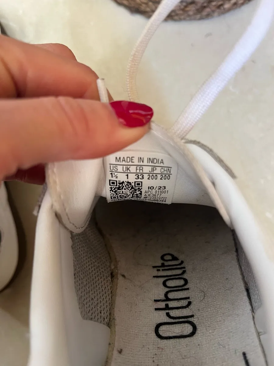 Kids Adidas Sambas - Image 3