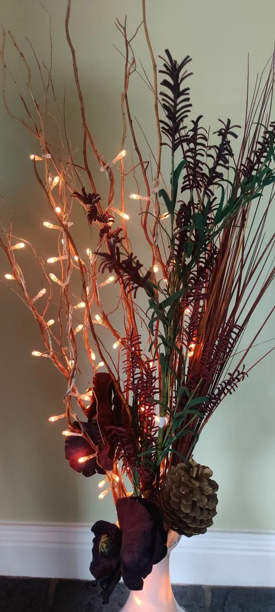 Vase with flowers - Image 2