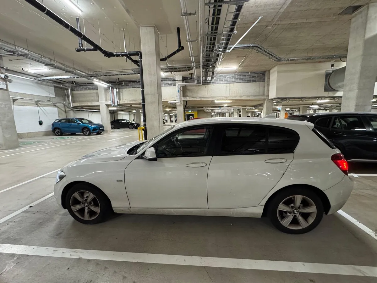 BMW 1-Series 2015 - Image 2