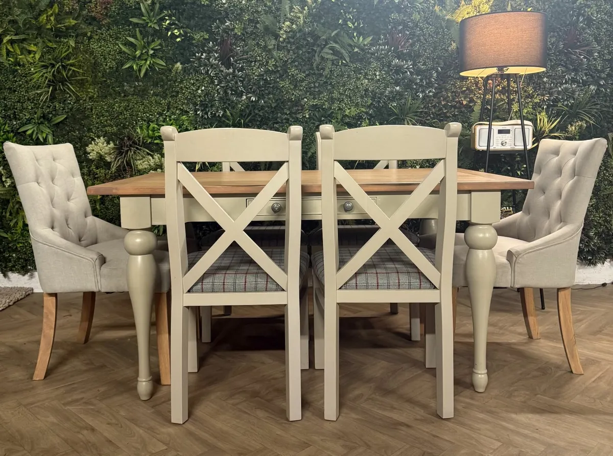 Oak kitchen table & 6 chairs - Image 2