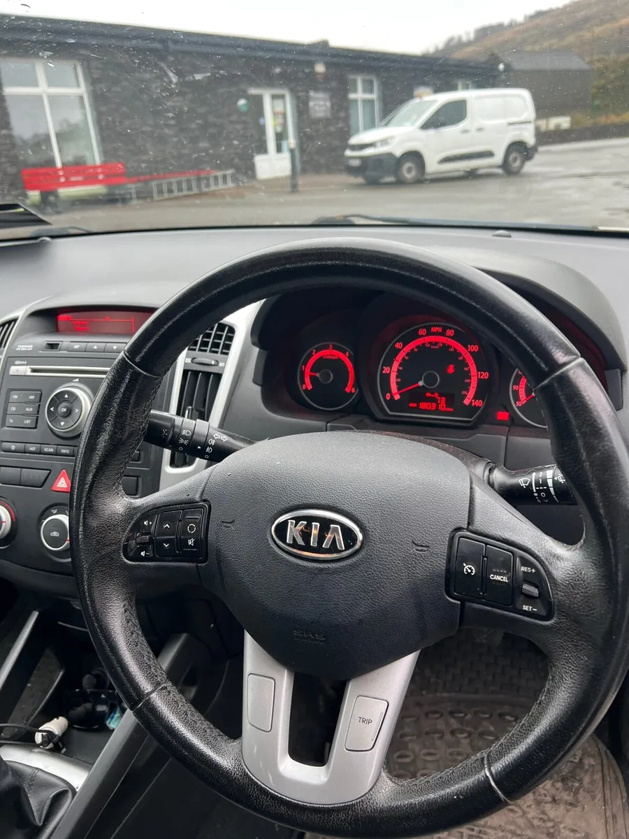 Kia Ceed 2011 - Image 4