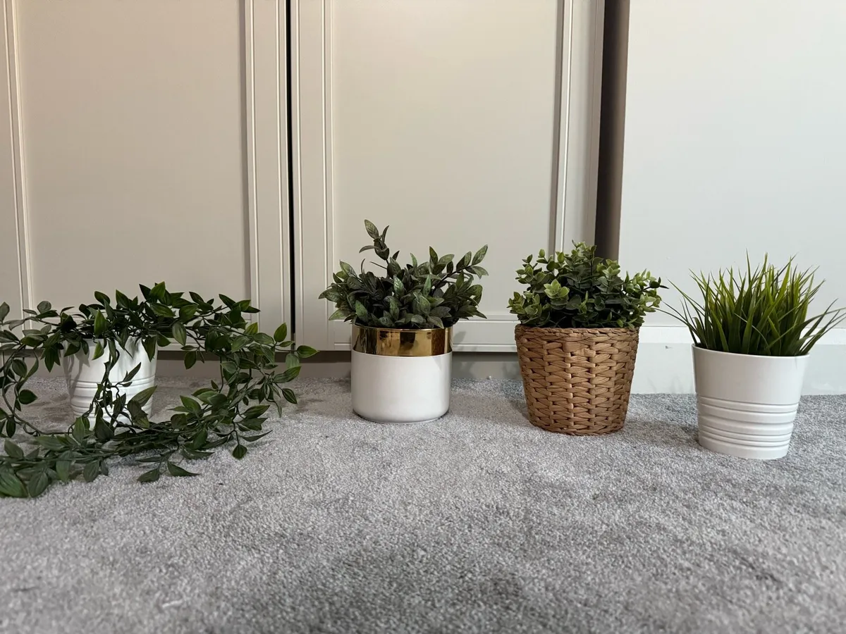 4 Artificial plants & Pots - Image 2