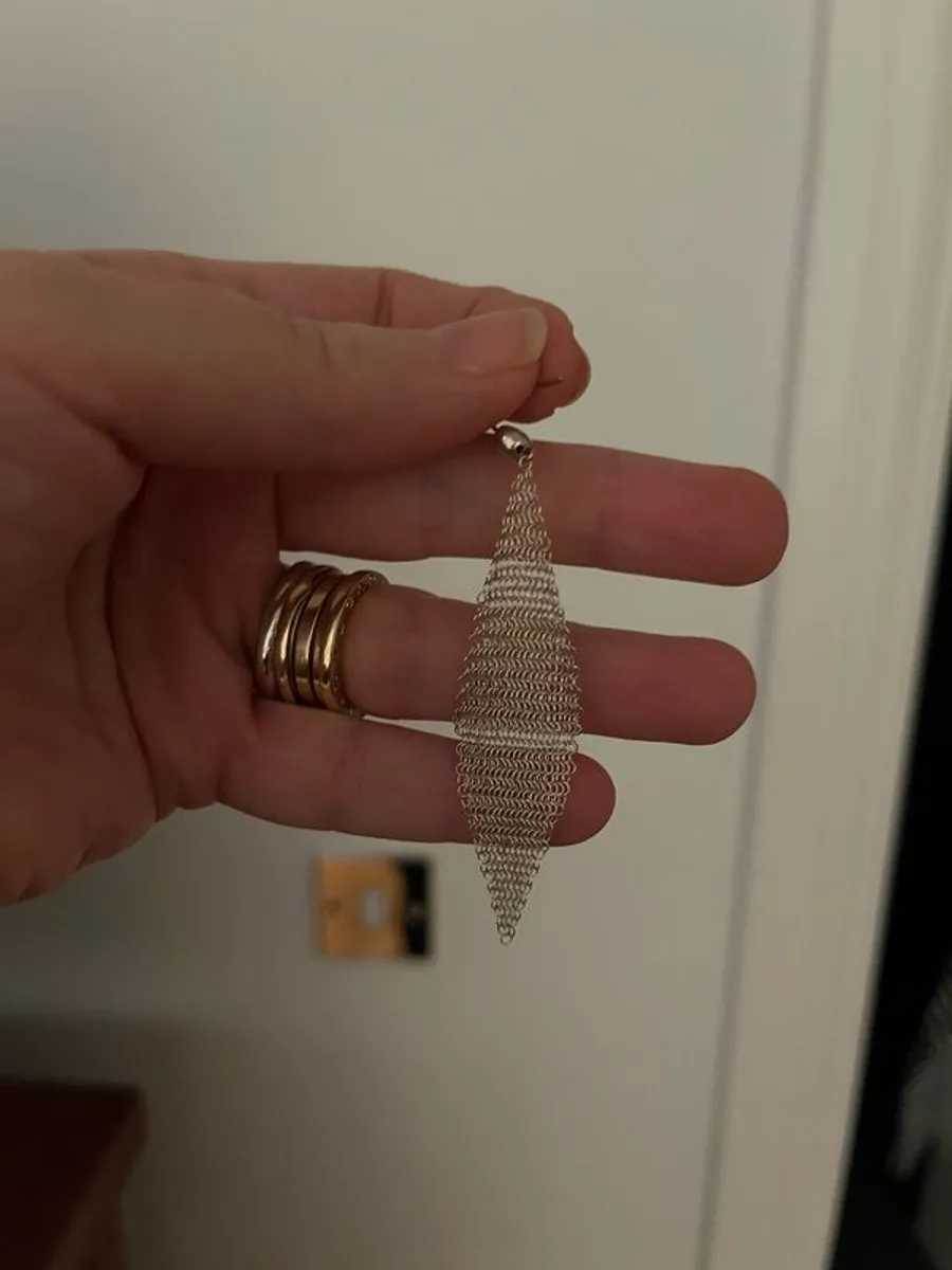 Tiffany & Co earrings mesh detailing - Image 2