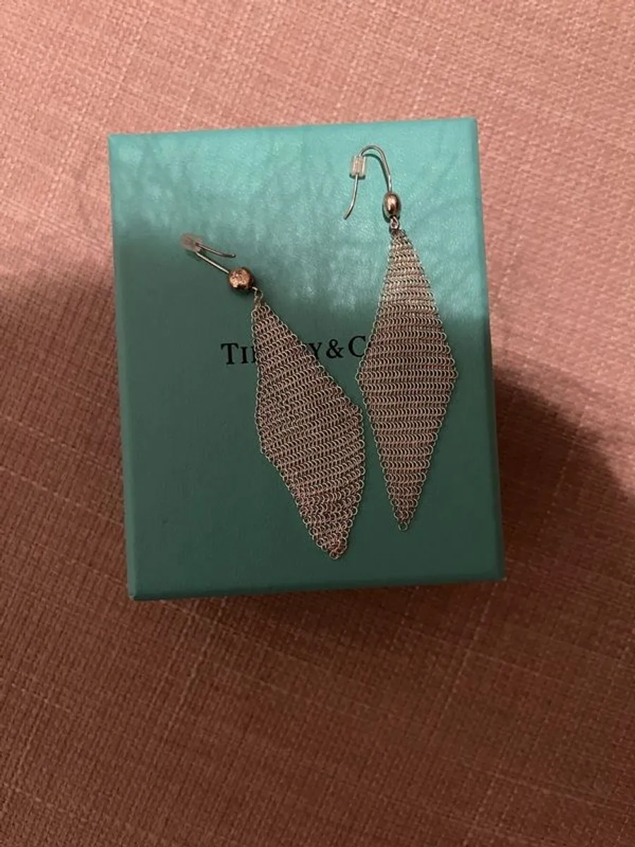 Tiffany & Co earrings mesh detailing - Image 3