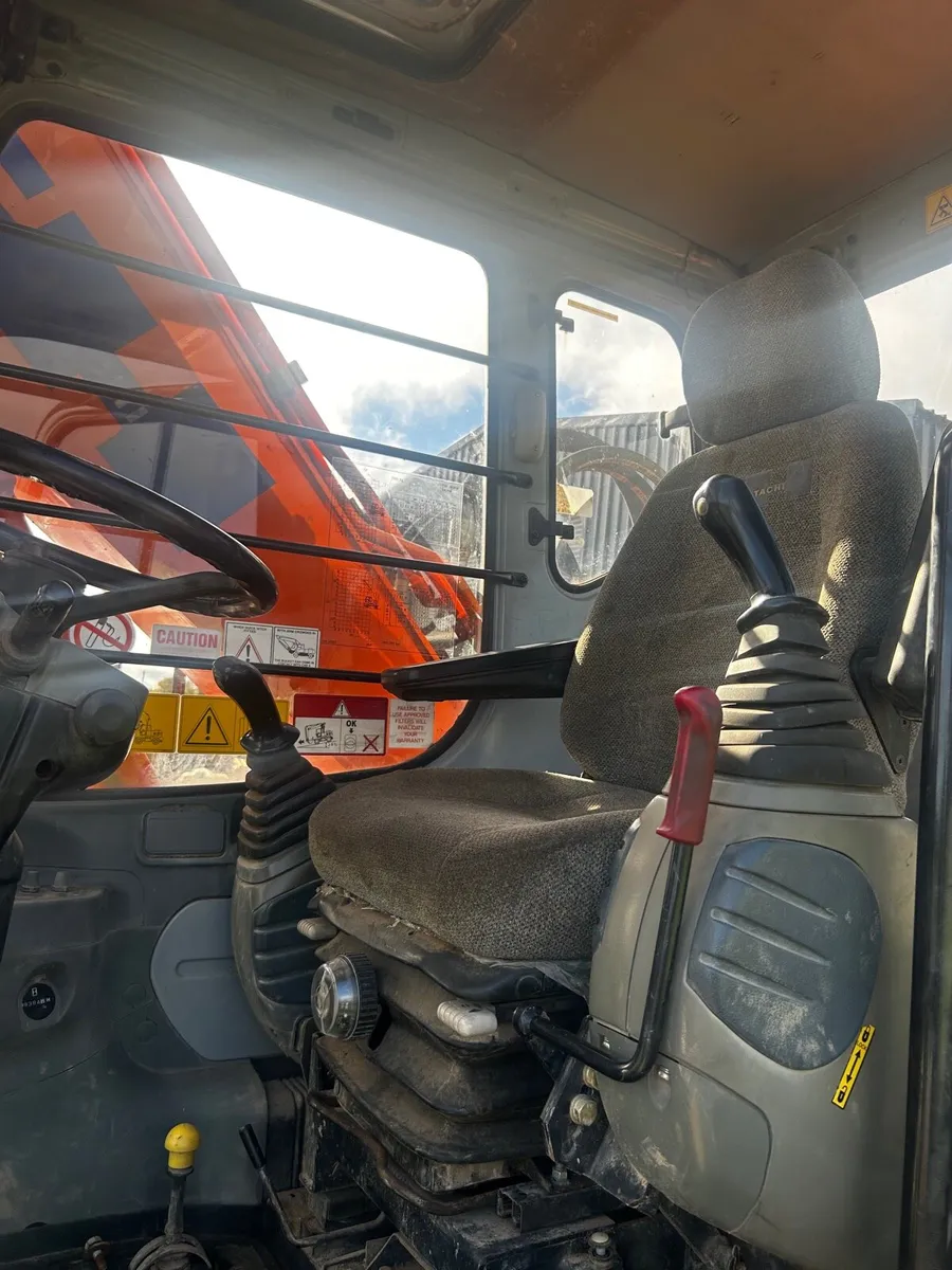 Hitachi ex135 - Image 4