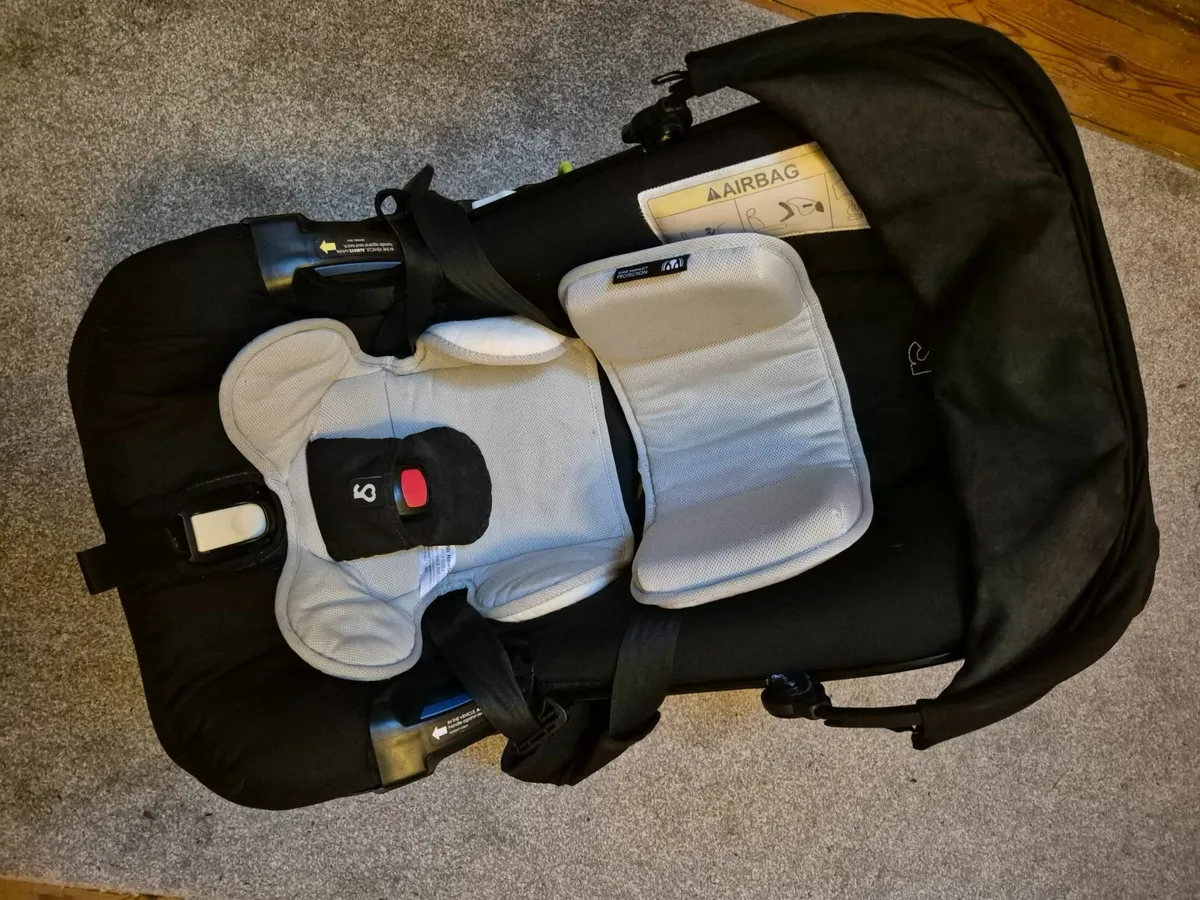 Doona Car Seat & Stroller - Image 2