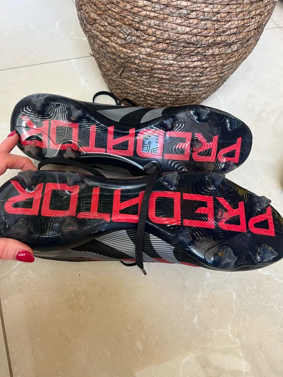 Predator football boots - Image 1