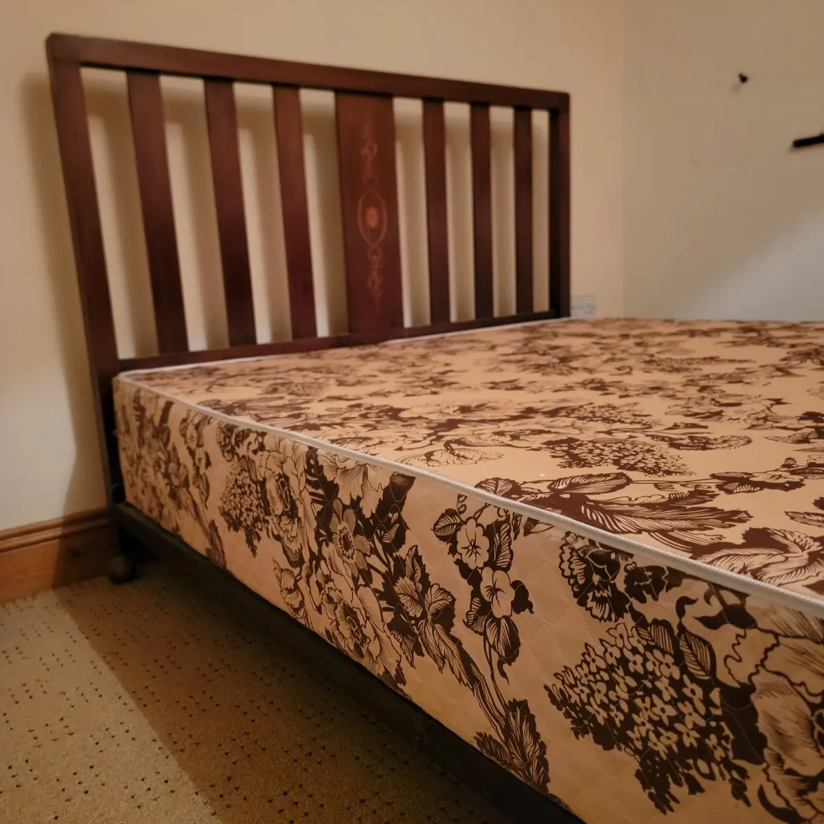 Double wooden bed - Image 3