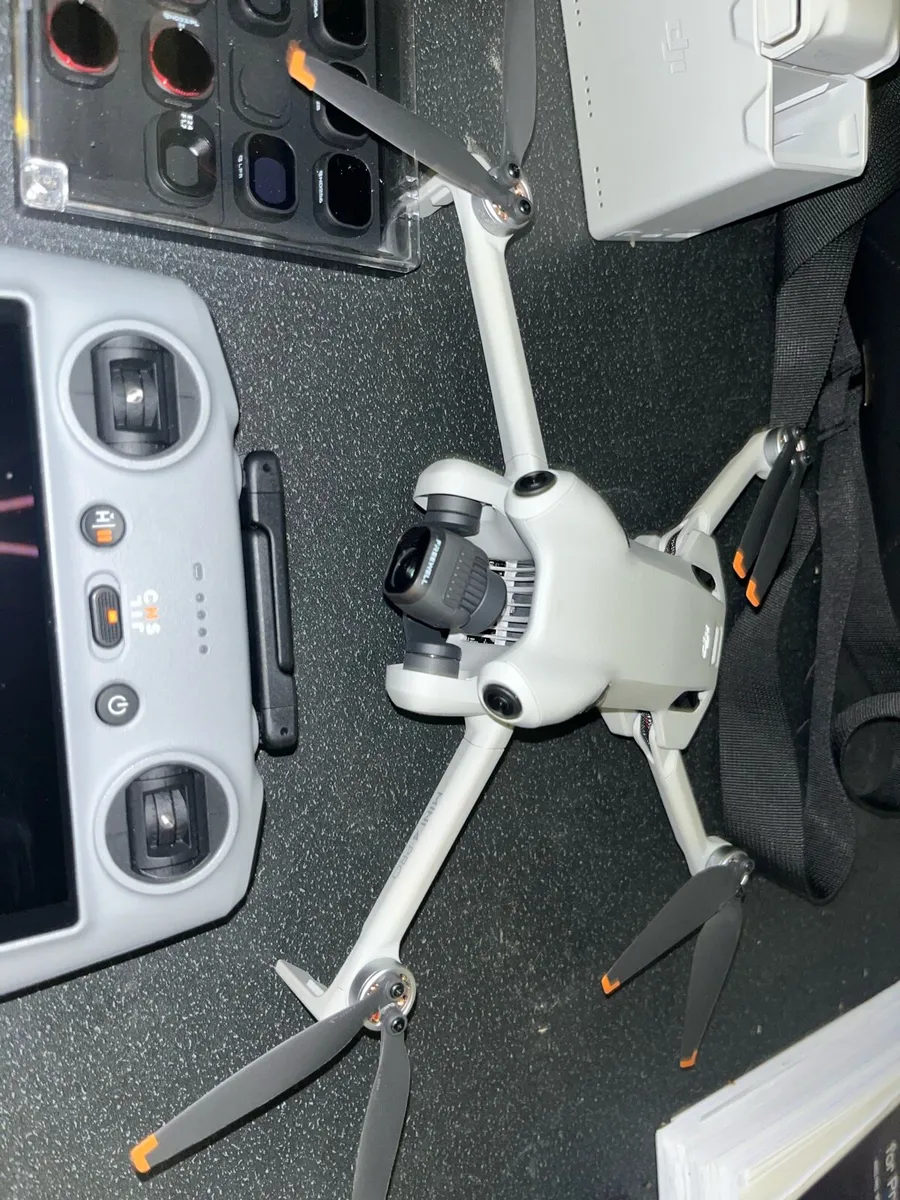 DJI mini 4 pro drone & accessories - Image 2