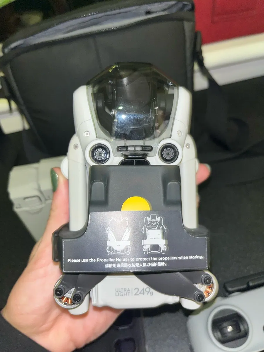 DJI mini 4 pro drone & accessories - Image 3