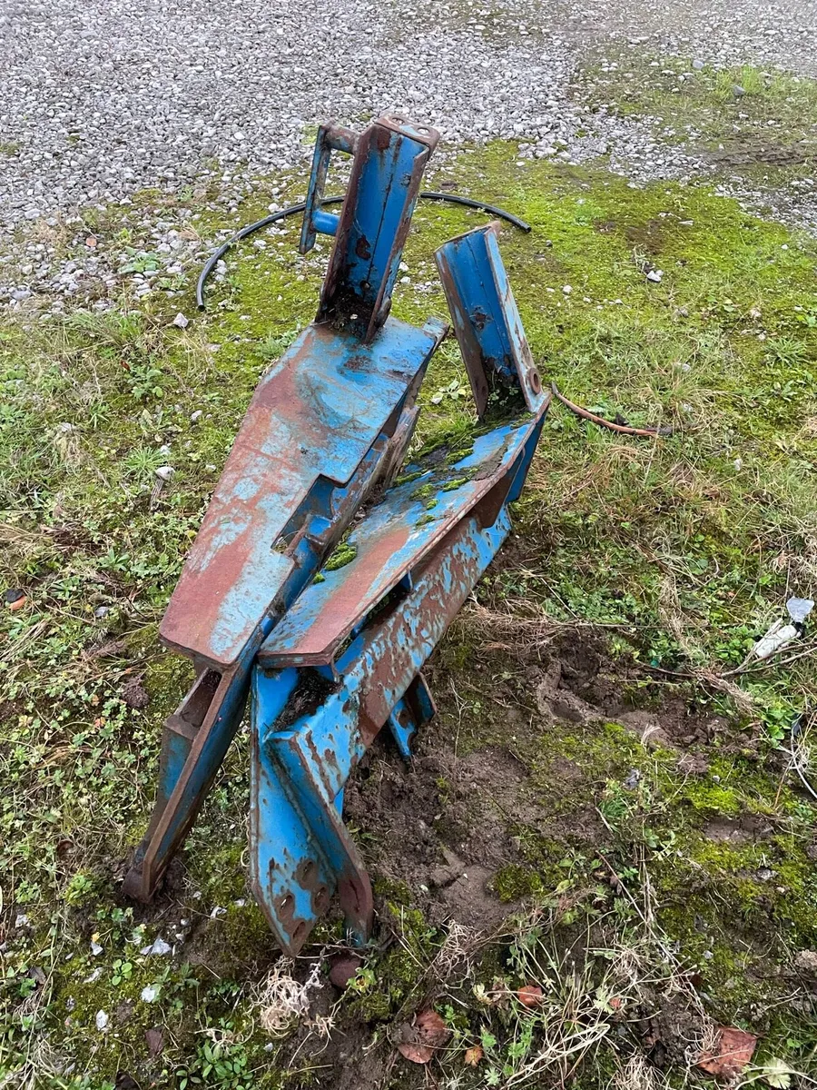 Tanco loader brackets - Image 2