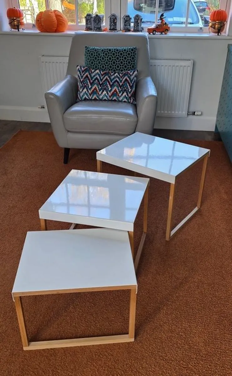 Habitat 'Kilo' nest of tables white and oak - Image 3