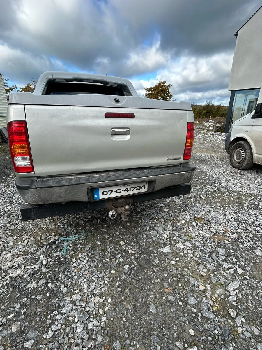 # NEW DOE # Invincible Hilux - Image 4