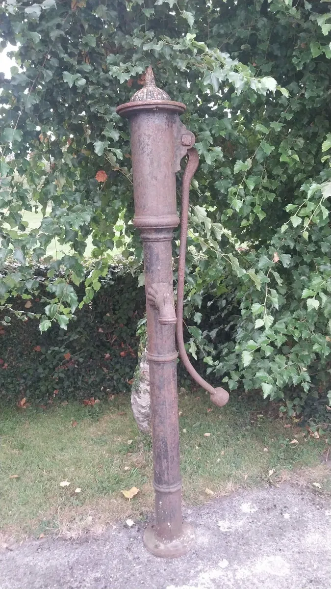 Colossal 6ft Original Water Pump - Image 1