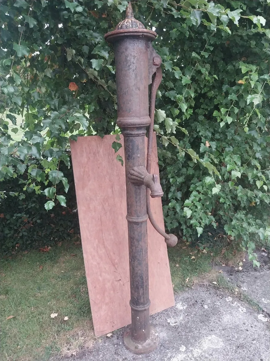 Colossal 6ft Original Water Pump - Image 3