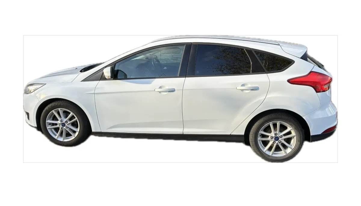Ford Focus 2017 - Image 2