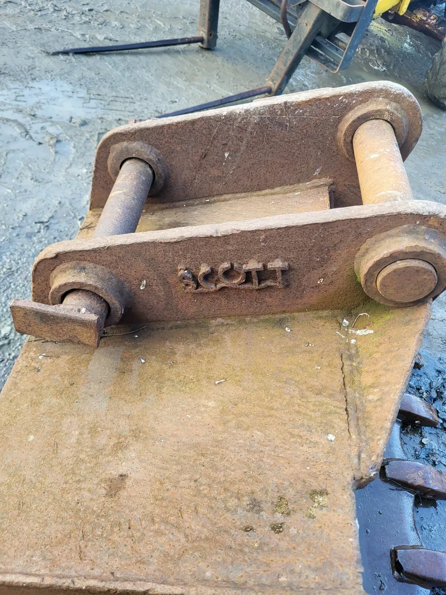 Excavator buckets - Image 1