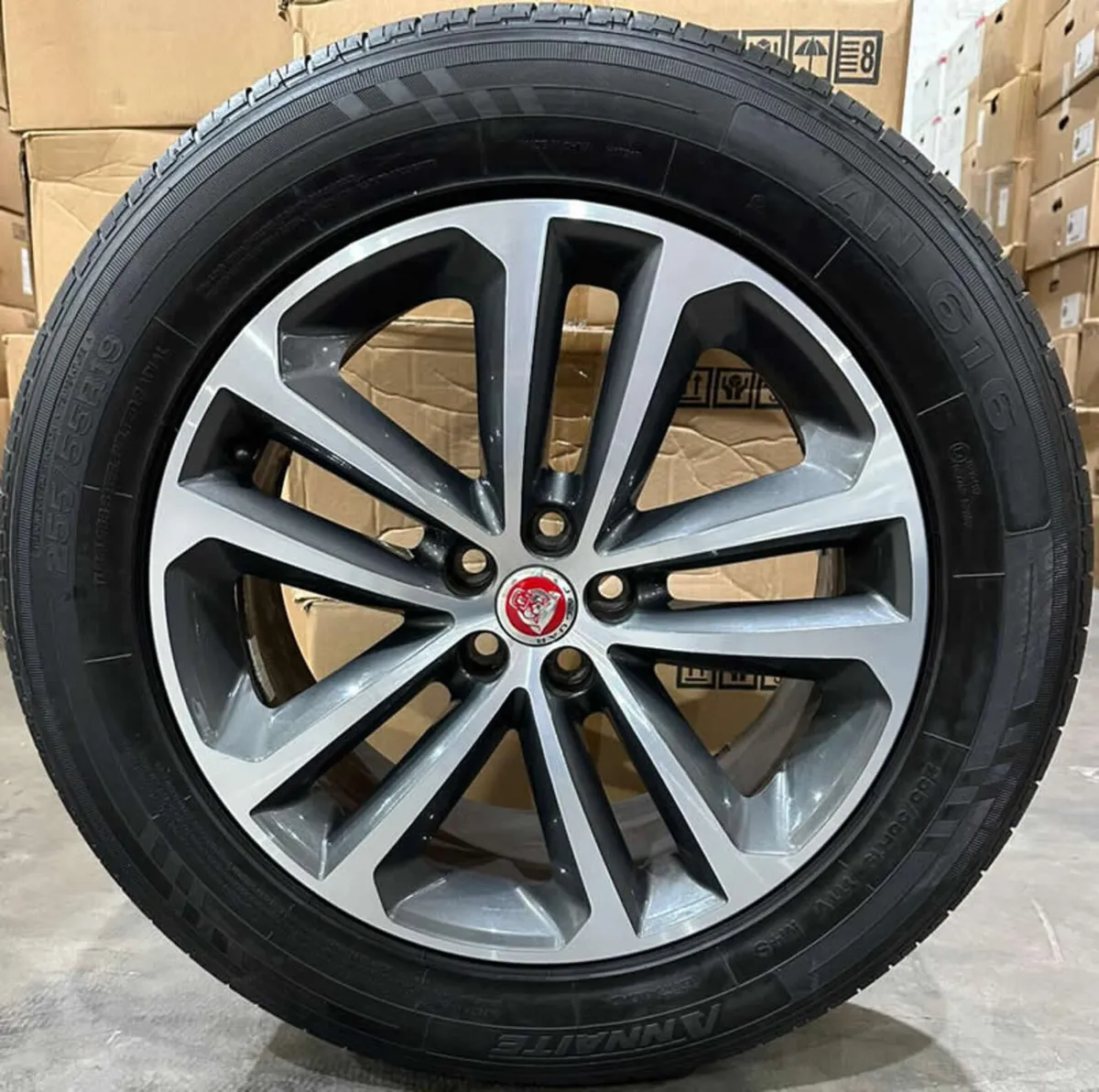 19" GENUINE JAGUAR F-PACE ALLOY WHEELS & TYRES - Image 4