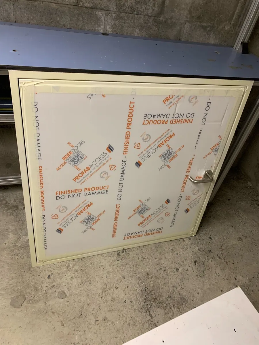 Roof access hatches - Image 1