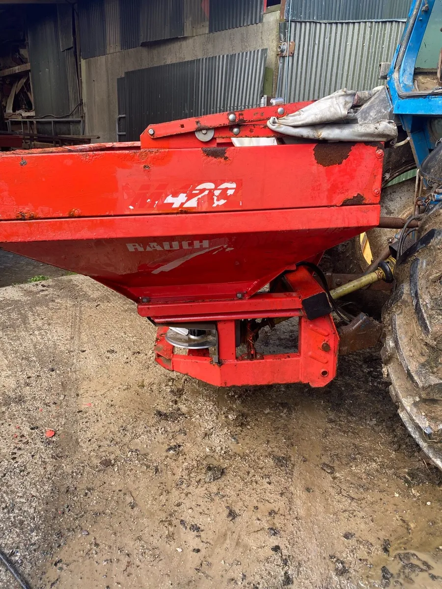 Rauch Fertiliser spreader - Image 1