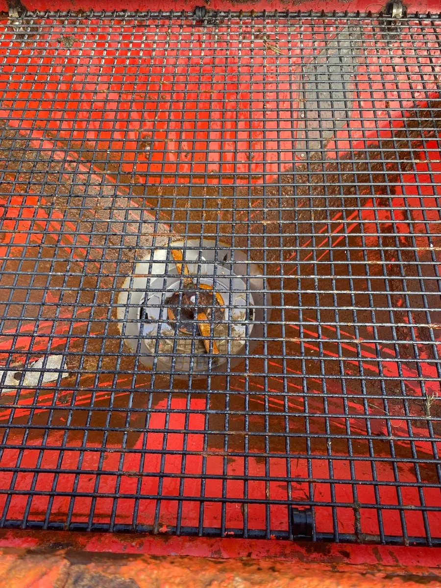 Rauch Fertiliser spreader - Image 2