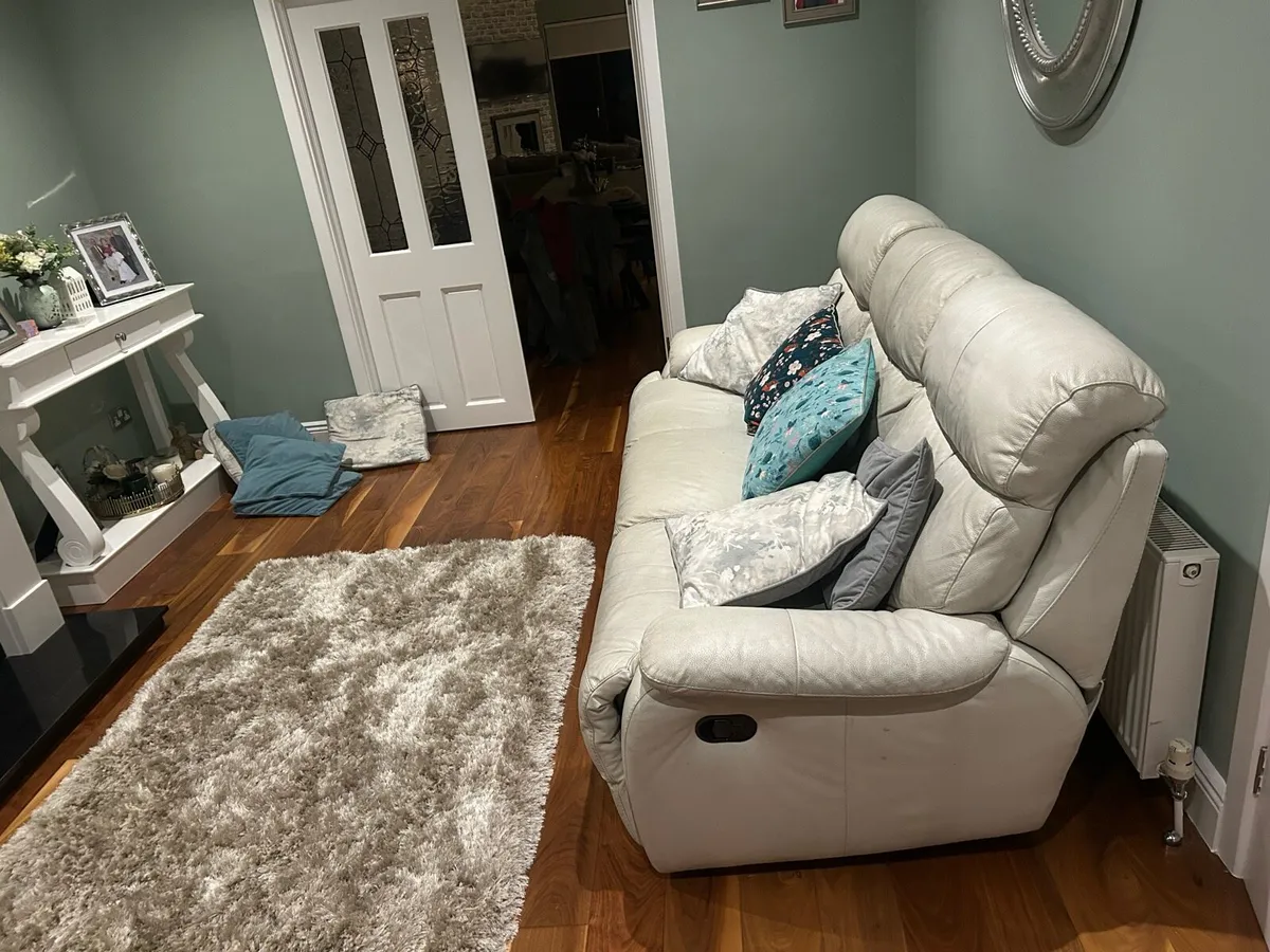 3 Seater Leather Reclining Sofa - Image 4