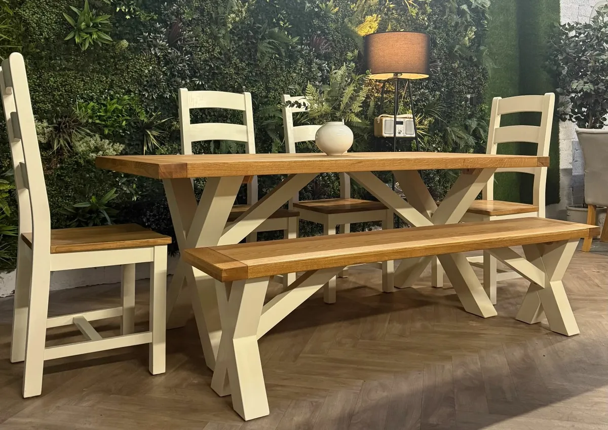 oak kitchen table, 4 chairs & bench - Image 1