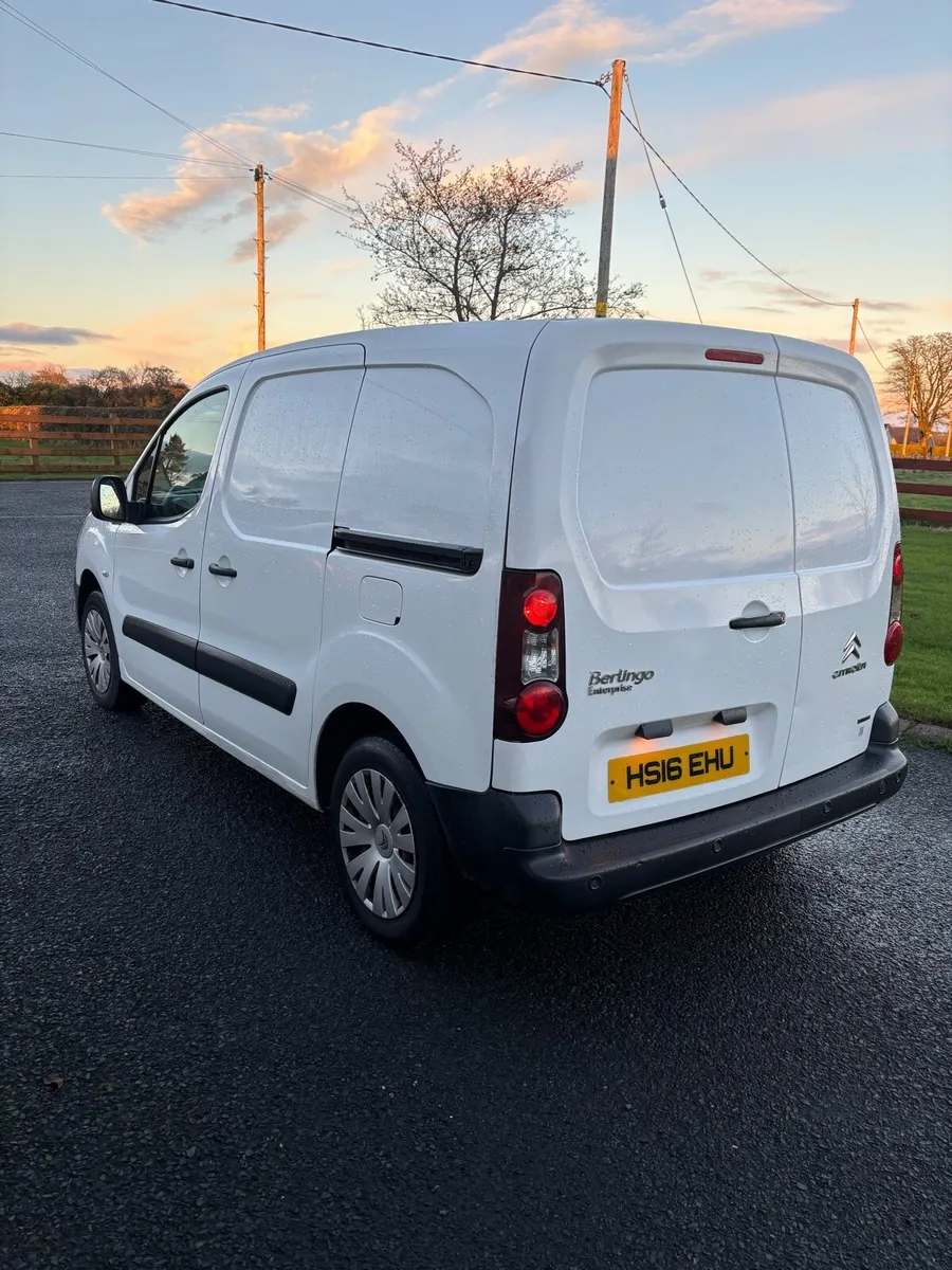 2016 Citroen berlingo 3 seater - Image 4