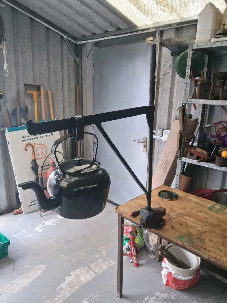 Fire crane &kettle - Image 1