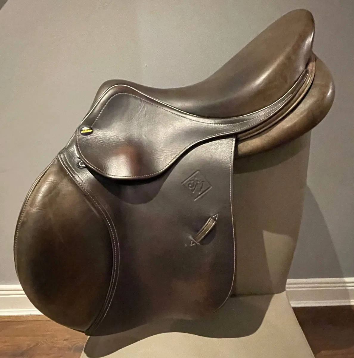 John Whitaker Jumping Saddle 16.5 inch - Image 1