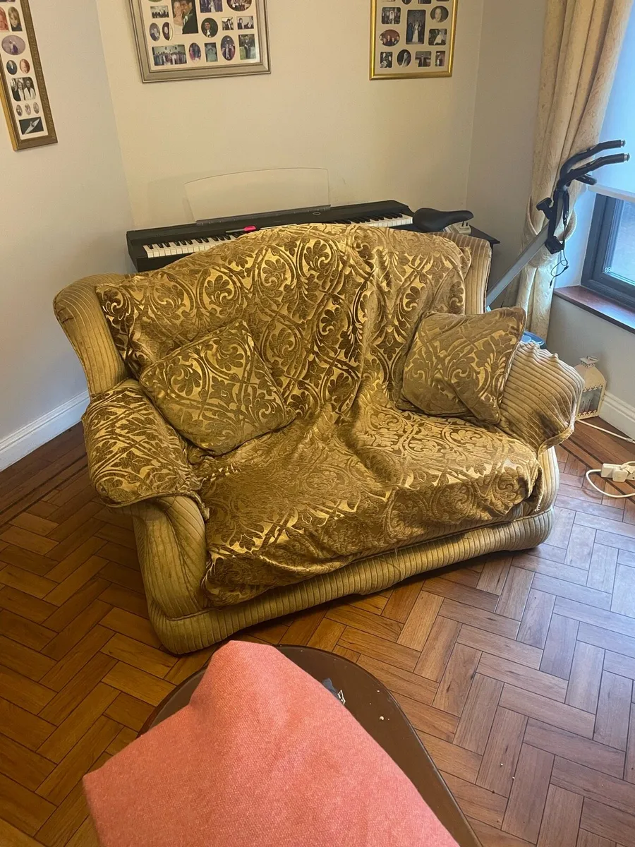 3 seater couch - Image 2