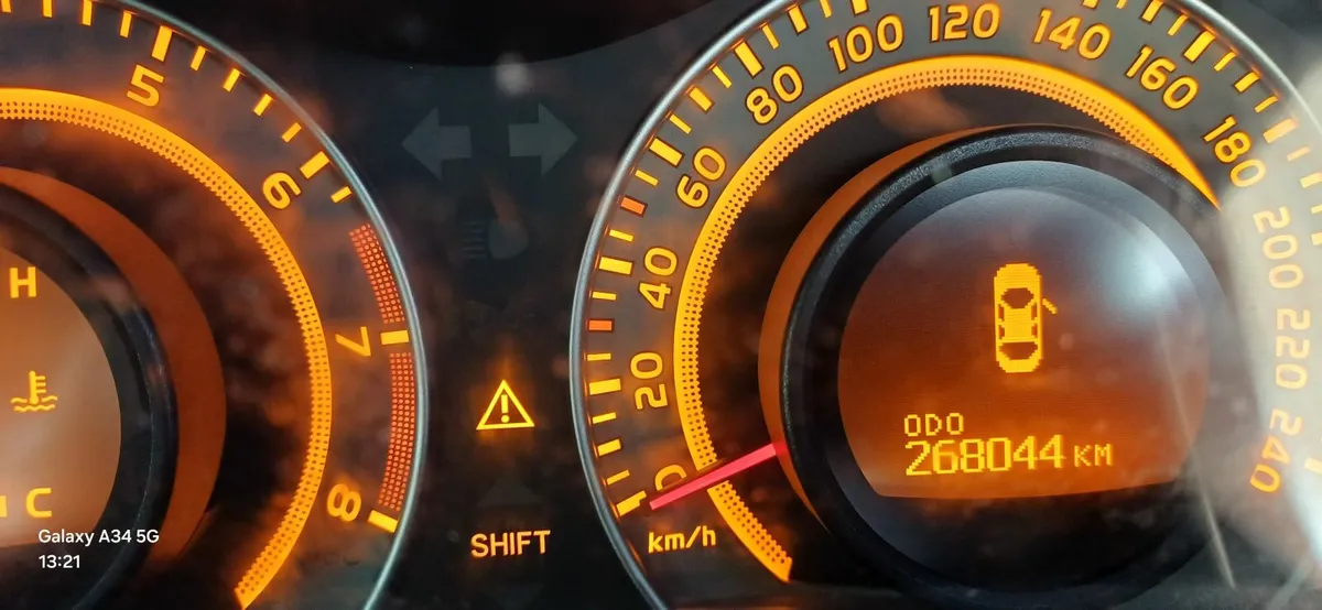 Toyota Auris 2007 - Image 3