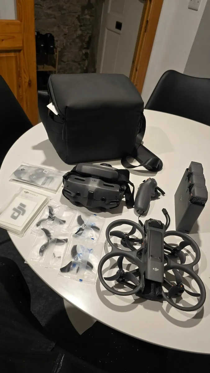Drone DJI Avata 2 Combo Fly More - Image 3