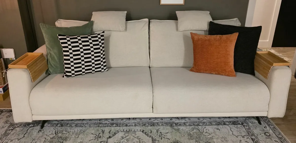 Fama Boston 4 seater Sofa - Image 1