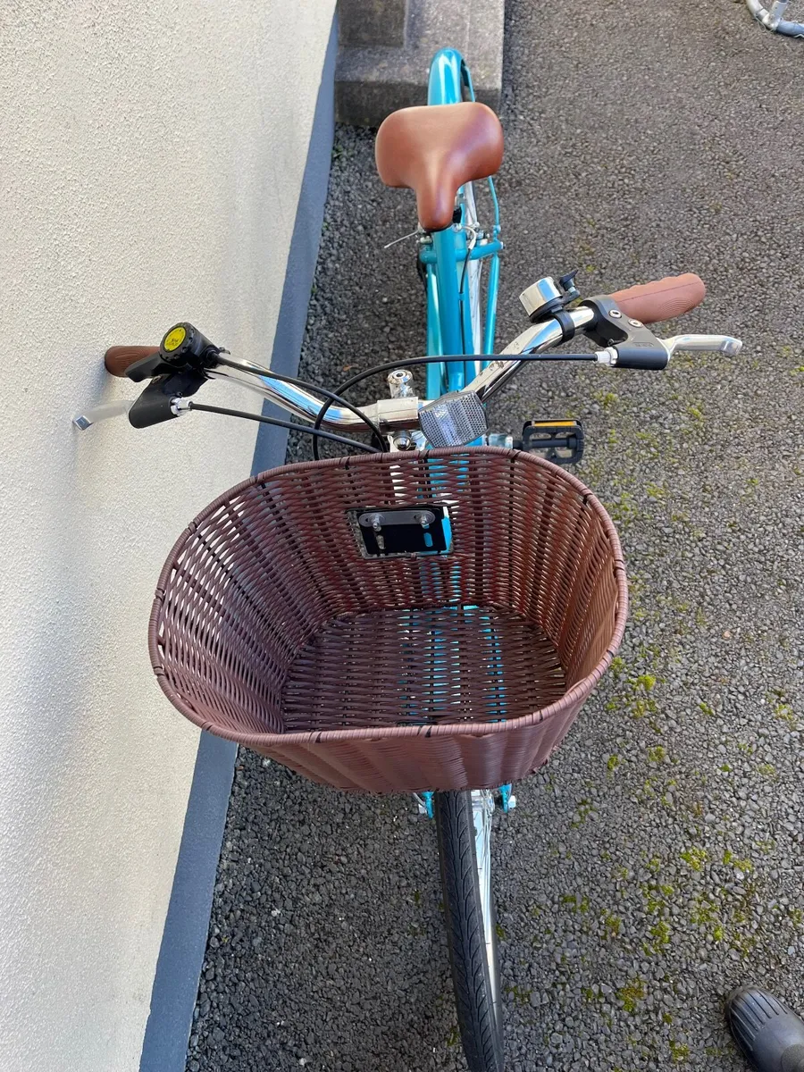 Ladies bike with basket - Image 2