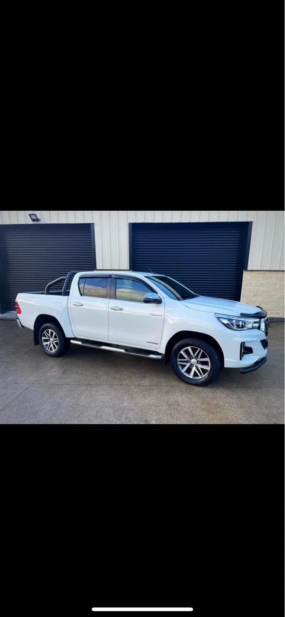 Toyota Hilux - Image 2