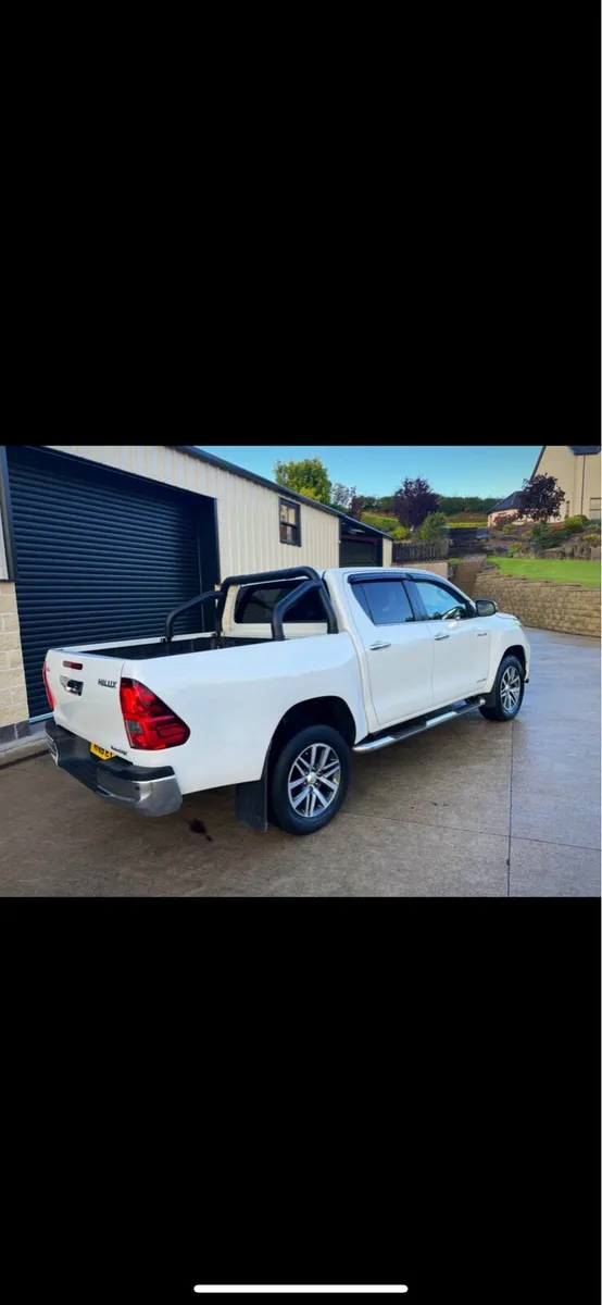 Toyota Hilux - Image 4