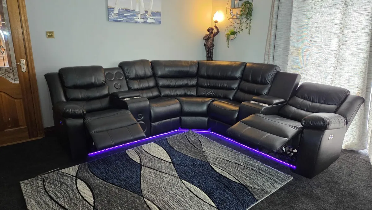 Black athens corner sofa - Image 1