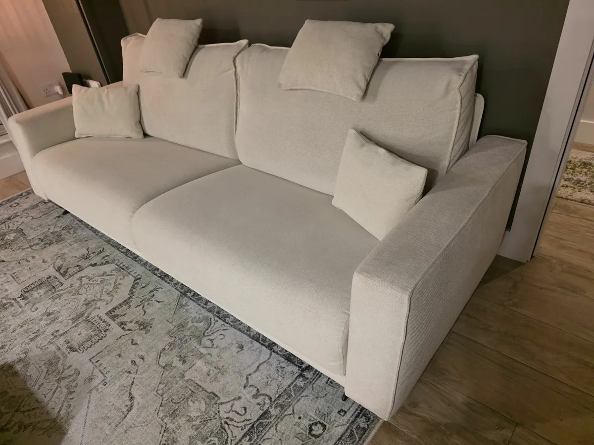 Fama Boston 4 seater Sofa - Image 4