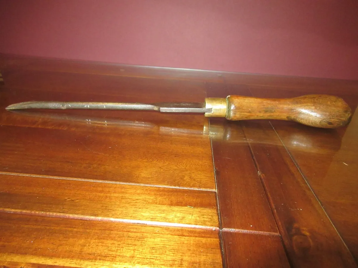 antique vintage tools paring chisel Guinness pub - Image 3