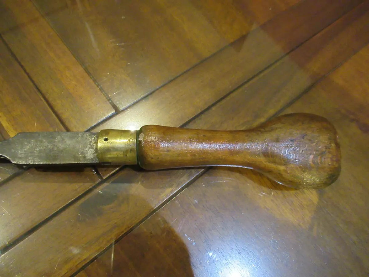 antique vintage tools paring chisel Guinness pub - Image 4