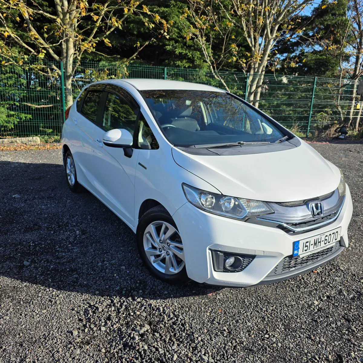 Honda Fit 2015 Hybrid Automatic - Image 2