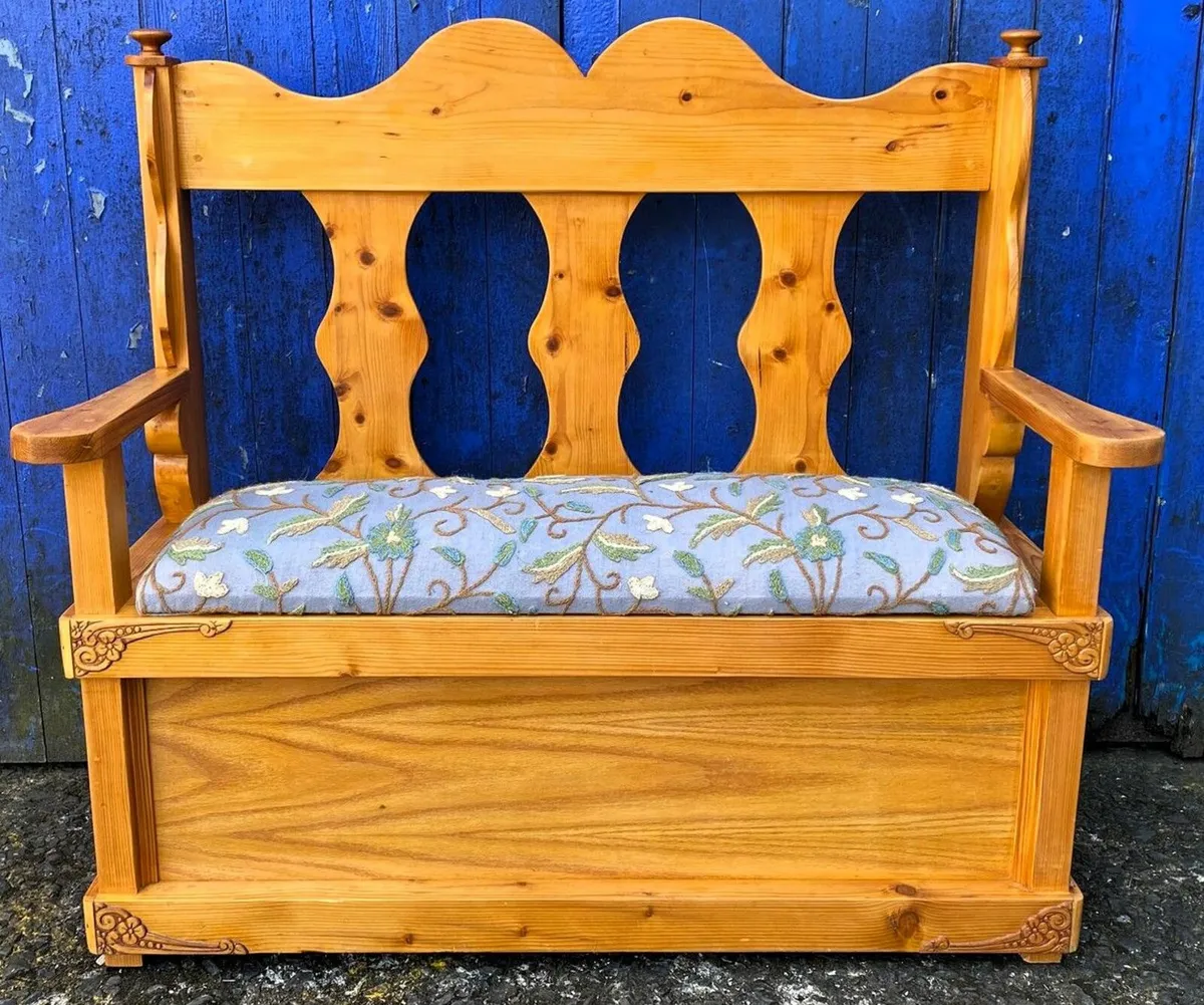 MONKS BENCH - Image 1