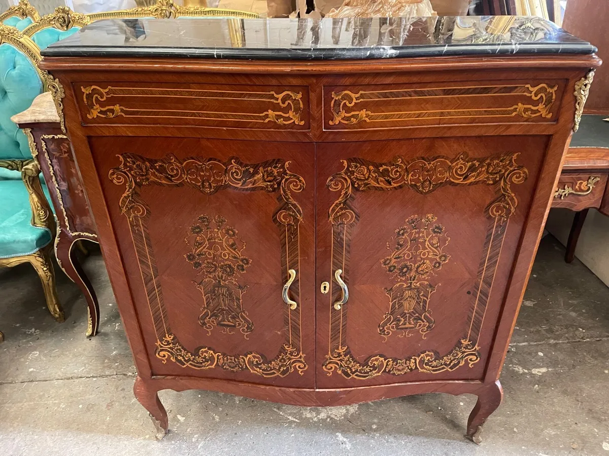 Inlaid large double door cabinet with black marble - Image 1