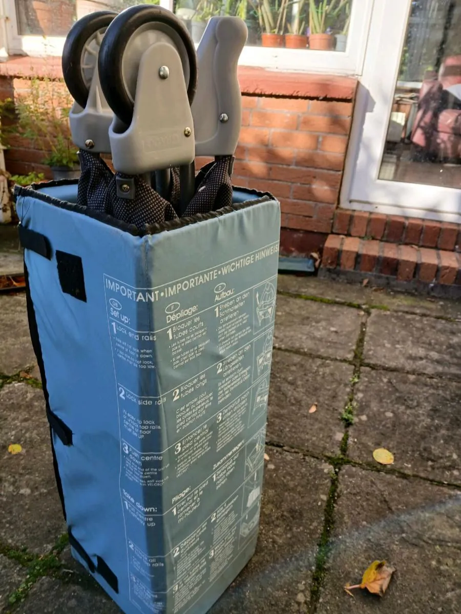 Portable  child's cot - Image 2