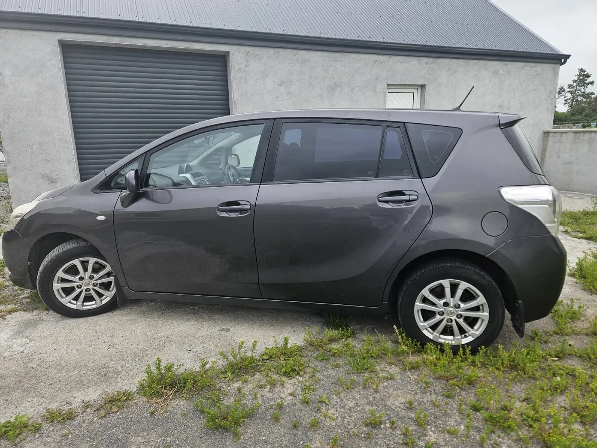Toyota Verso 2011 - Image 2
