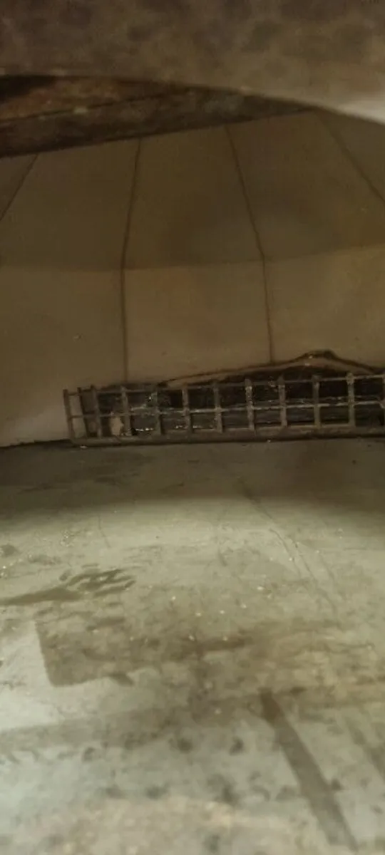 Stone bake pizza oven free to take - Image 3