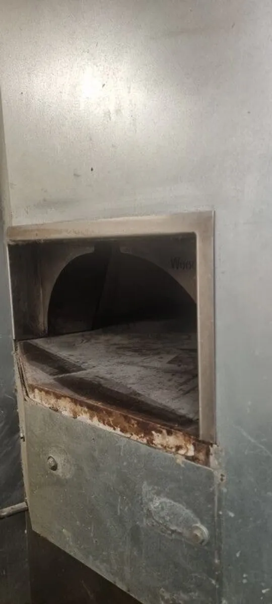 Stone bake pizza oven free to take - Image 4