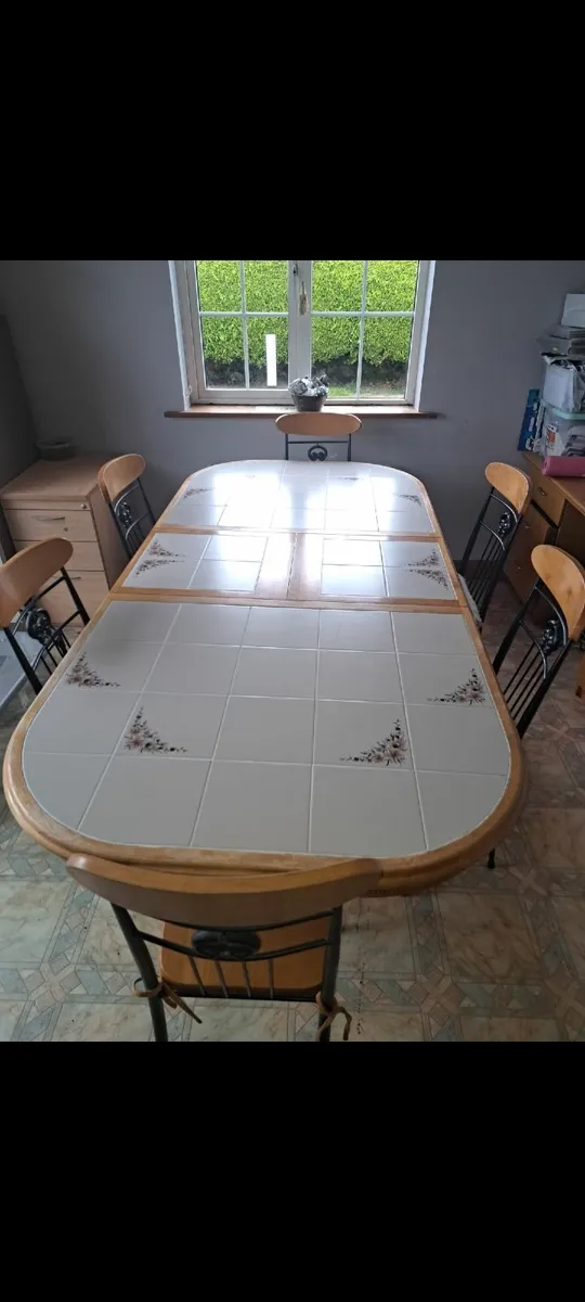 Kitchen table and 6 chairs - Image 1
